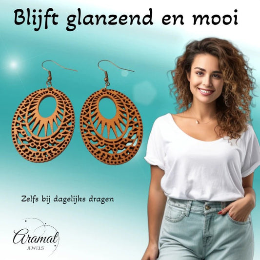 Oorbellen – Elegante Houten Oorhangers Ovaalvorm Bruin Opgewerkt Motief Dames - Aramat Jewels - Oorhangers - cadeautip