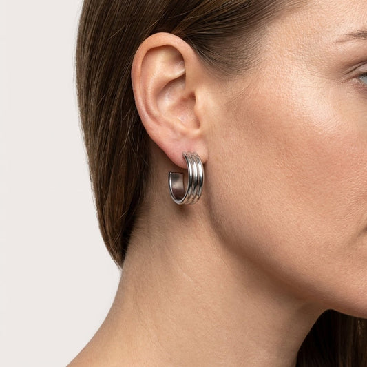 Zilverkleurige Halve RVS Oorringen met Streeprelief 23x7mm - Aramat Jewels - Oorringen - cadeautip