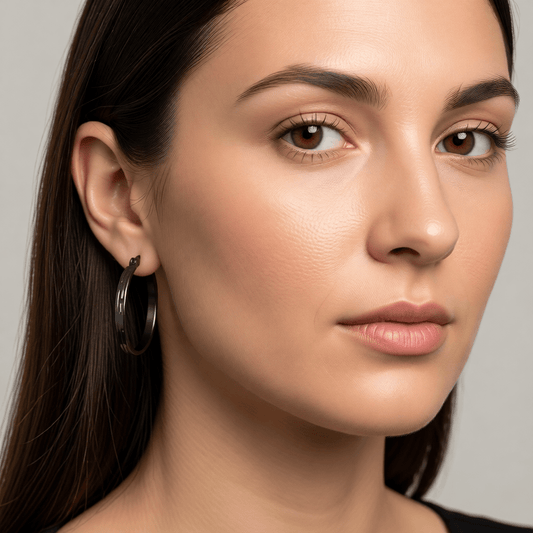 Zwarte RVS Oorringen met Streepjes Motief - 30 mm - Aramat Jewels - Oorringen - cadeautip