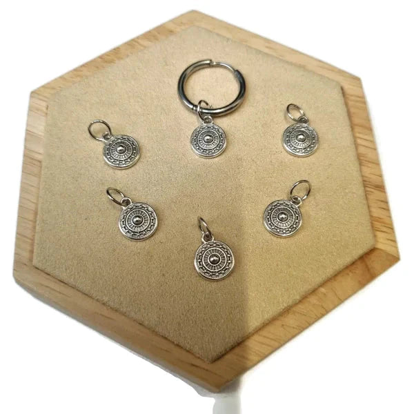 Oor Bedel Met Zeeuwse Knoop | Unieke Oorring Accessoire Zilverkleur 9mm geen_bewerking Geen_Parel goudkleurig kralen.nl Meerdere kleuren Met_steen Oorbedels rond zilverkleurig