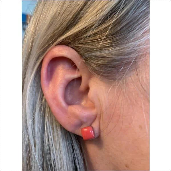Vierkante Oorstekers Oranje Rood Acryl Staal 7mm 7mm 8720157023272 acryl alles Aramat Jewels chirurgisch staal dames Geen hanger Geen oormodel oor2875-leb573 oorbellen oranje PVD rood Staal Video vierkant Volwassenen zilverkleurig zweerknopjes