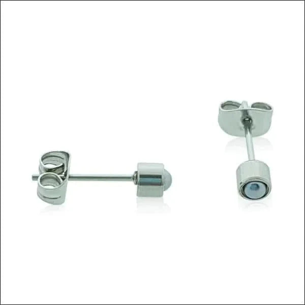 Parel Oorbellen-4mm-staal- Zilverkleurig/Grijs 4mm 8720157009931 alles Aramat Jewels chirurgisch staal dames geel Geen hanger Geen oormodel goudkleurig grijs kinderen Kleur_Goudkleurig Kleur_Zwart Meerdere kleuren oorbellen parel PVD roze Staal Volwassenen wit zilverkleurig Zwart zweerknopjes