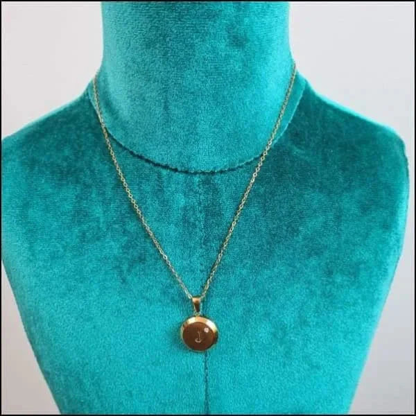 Initiaal Ketting Letter- Chirurgisch Staal - bestellen? Aramat Jewels