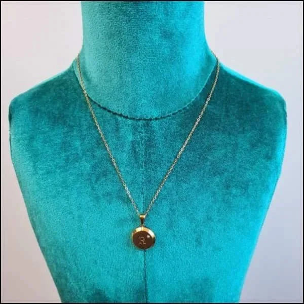 Initiaal Ketting Letter- Chirurgisch Staal - bestellen? Aramat Jewels