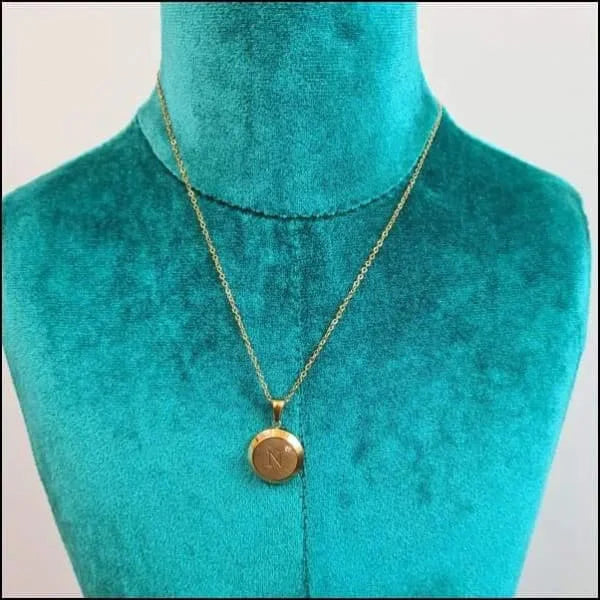 Initiaal Ketting Letter- Chirurgisch Staal - bestellen? Aramat Jewels
