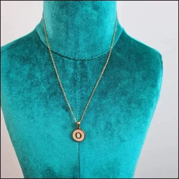 Initiaal Ketting Letter- Wit-schelp - Goudkleurig-45cm 1.5mm 45cm 8720157036555 alles anker Aramat Jewels B C chirurgisch staal D dames E G goudkleurig H halskettingen hang1214-XP68093 I J K Ketting met hanger Ketting met initiaal L let-C letter Letterhanger Letterketting Meerdere Varianten Met_hanger N Natuursteen O P Paarlemoer Parelmoer PVD R rond S Schakelketting schelp Schelpenketting Staal Statement ketting T uniseks unisex V Volwassenen W wit Y Z