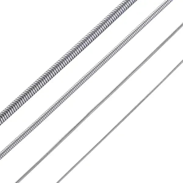 Stalen Slangenketting Zilverkleur-Meerdere lengtes 1.3mm 1.5mm 1mm 2mm 45cm 50cm 55cm 60cm 65cm 70cm 75cm 80cm alles chirurgisch staal dames Geen edelsteen Geen hanger Geen_Parel Geen_steen Halskettingen Ketting zonder hanger Minimalistische ketting PVD schakelketting slangen Staal uniseks unisex Volwassenen zilverkleurig Zonder_hanger Zonder_steen