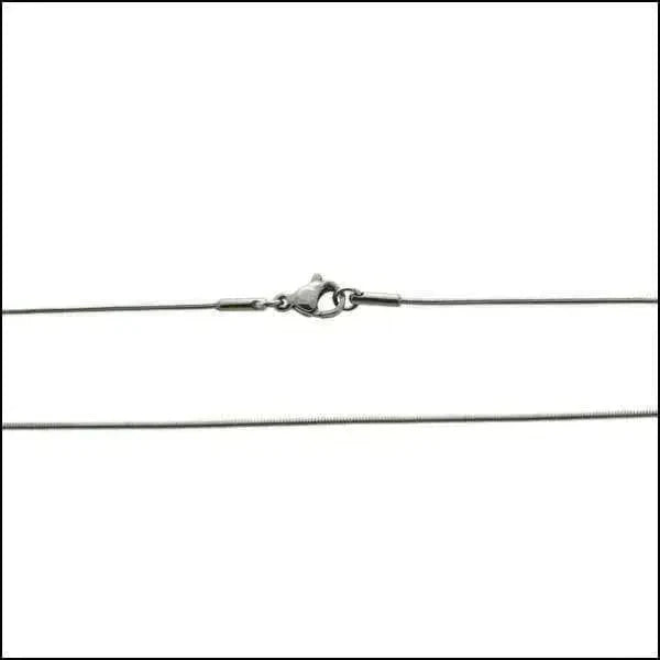 Stalen Slangenketting Zilverkleur-Meerdere lengtes 1mm 1.3mm 1.5mm 1mm 2mm 45cm 50cm 55cm 60cm 65cm 70cm 75cm 80cm alles chirurgisch staal dames Geen edelsteen Geen hanger Geen_Parel Geen_steen Halskettingen Ketting zonder hanger Minimalistische ketting PVD schakelketting slangen Staal uniseks unisex Volwassenen zilverkleurig Zonder_hanger Zonder_steen