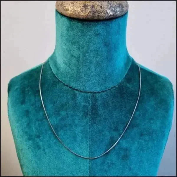 Stalen Slangenketting Zilverkleur-Meerdere lengtes 1.3mm 1.5mm 1mm 2mm 45cm 50cm 55cm 60cm 65cm 70cm 75cm 80cm alles chirurgisch staal dames Geen edelsteen Geen hanger Geen_Parel Geen_steen Halskettingen Ketting zonder hanger Minimalistische ketting PVD schakelketting slangen Staal uniseks unisex Volwassenen zilverkleurig Zonder_hanger Zonder_steen