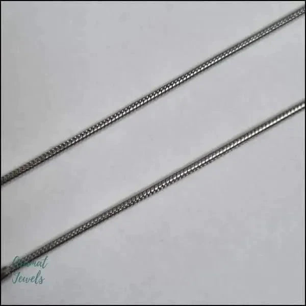 Stalen Slangenketting Zilverkleur-Meerdere lengtes 1.3mm 1.5mm 1mm 2mm 45cm 50cm 55cm 60cm 65cm 70cm 75cm 80cm alles chirurgisch staal dames Geen edelsteen Geen hanger Geen_Parel Geen_steen Halskettingen Ketting zonder hanger Minimalistische ketting PVD schakelketting slangen Staal uniseks unisex Volwassenen zilverkleurig Zonder_hanger Zonder_steen