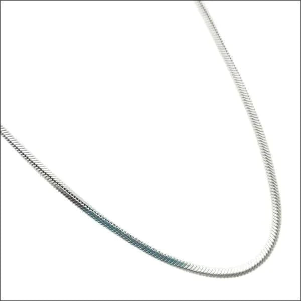 Vierkante Slangenketting Zilverkleurig Staal 75cm 2mm 2mm 75cm 8720157001829 alles Aramat Jewels chirurgisch staal dames Geen edelsteen Geen hanger Geen_Parel Geen_steen halskettingen heren ket244-XN10261 Ketting zonder hanger Minimalistische ketting nakijken PVD Schakelketting slangen Staal tekst uniseks unisex Volwassenen zilverkleurig Zonder_hanger Zonder_steen