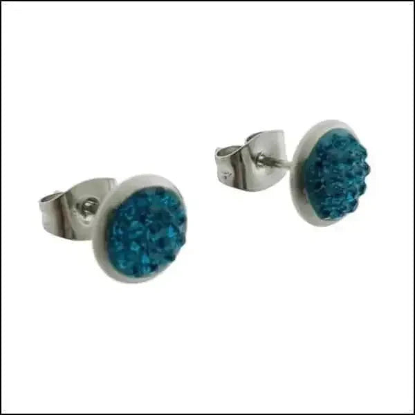 Druzy Oorbellen Zweerknopjes Kristal 8mm Blauwgroen 8720157025467 8mm AB Transparant alles Aramat Jewels Blauwgroen Champagne chirurgisch staal dames Donker Blauw Fuchsia Roze Geen hanger kristal Licht Blauw Licht Roze Meerdere kleuren Met_steen Nieuw Olijf groen oorbellen oormodel PVD Rood Roze Soort sieraad_Oorbellen Staal transparant Video Volwassenen zilverkleurig Zwart zweerknopjes