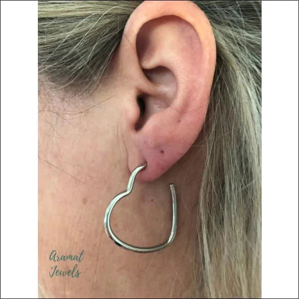 Stalen Hartvormige Oorbellen 20mm 20mm / Goudkleurig 20mm / Rosékleurig 20mm / Zilverkleurig 25mm 25mm / Goudkleurig 25mm / Zilverkleurig 25mm / Zwart 2mm 30mm 30mm / Goudkleurig 30mm / Zilverkleurig alles chirurgisch staal dames Geen edelsteen Geen oormodel Geen_Parel Geen_steen geometrisch goudkleurig hart Meerdere kleuren Meerdere Maten Nieuw oorbellen PVD rosékleurig Staal tomade Volwassenen zilverkleurig Zonder_steen zwart