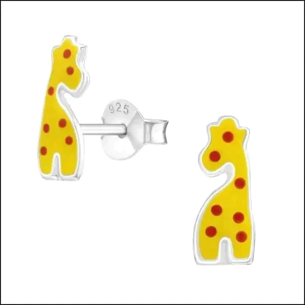 a picture of a yellow fire hydrant