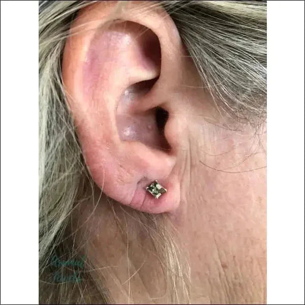 Zilveren Kristallen Oorbellen Vierkant- 4mm 4mm / Black Diamond 4mm / Hematiet 4mm / Licht Blauw 4mm / Transparant 6mm 6mm / Aqua Blauw 6mm / Donker Blauw 6mm / Licht Roze 6mm / Paars 6mm / Roze 6mm / Transparant 6mm / Zwart 8720157059080 alles Apparel & Accessories > Jewelry > Earrings Aramat Jewels blauw dames elf925 Geen hanger Geen oormodel Hematiet kinderen kristal Meerdere kleuren Meerdere Maten Met_steen Nieuw oor1519-21525 oorbellen paars roze silver transparant vierkant Volwassenen zilver zwart