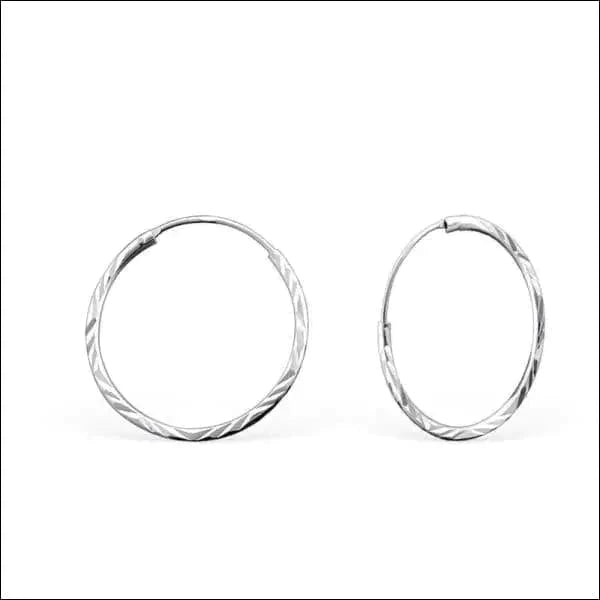 Bewerkte Oorringen 925 Zilver 20mm x 1mm 1mm 20mm 8720157000488 alles Aramat Jewels elf925 Geen edelsteen kinderen nakijken niet geupdated oor1725-15041 oorbellen Oorringen oorringetjes plastick silver zilver zonder hanger Zonder_hanger