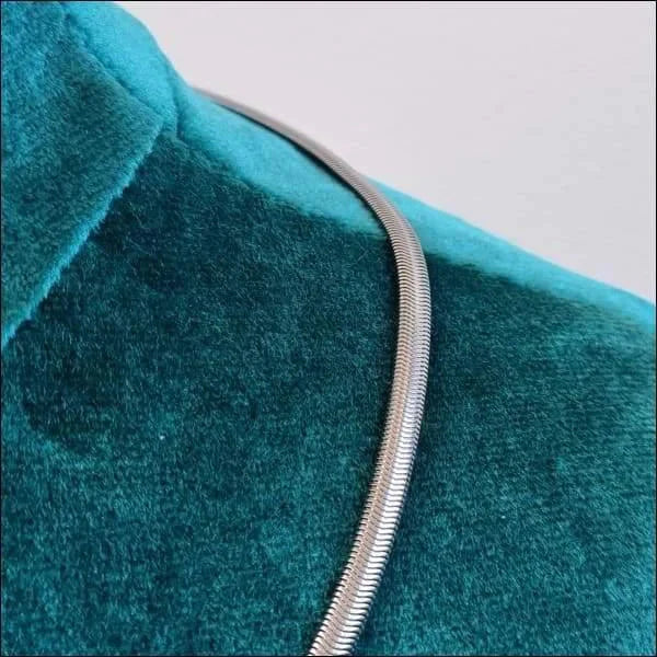 Stalen Platte Omega Ketting 50cm 4mm Zilverkleurig Staal 4mm 50cm 8720157042440 alles Aramat Jewels chirurgisch staal Geen edelsteen Geen hanger Geen steen Geen_Parel halskettingen ket763 Ketting zonder hanger Minimalistische ketting nakijken omega PVD Schakelketting slangen Staal Statement ketting tekst uniseks unisex Volwassenen zilverkleurig zonder hanger zonder steen Zonder_hanger Zonder_steen