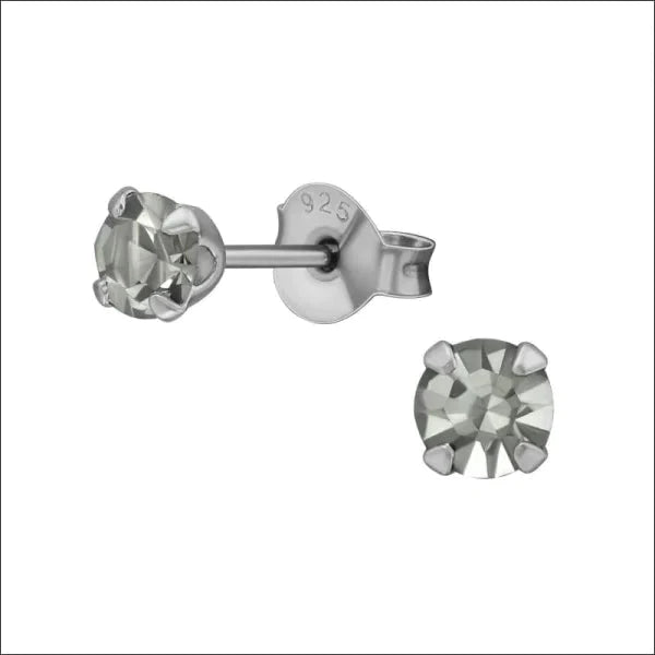 Zilveren Zirkonia Oorbellen 4mm Black Gun Plating Black Diamond 4mm 8720157045953 alles Aramat Jewels Black diamond dames elf925 Geen hanger Geen oormodel Geen_Parel geometrisch grijs heren kinderen Meerdere kleuren Met_steen Nieuw oor130-35796 oorbellen Plating (gouden of zilveren laagje) rond silver unisex zilver zirkonia Zonder_hanger zwart