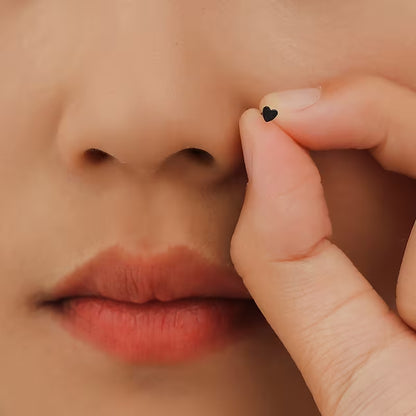 Stalen Neuspiercing Zwart Hartje – 2.5mm Recht Staafje Neusvleugelpiercing Uniseks