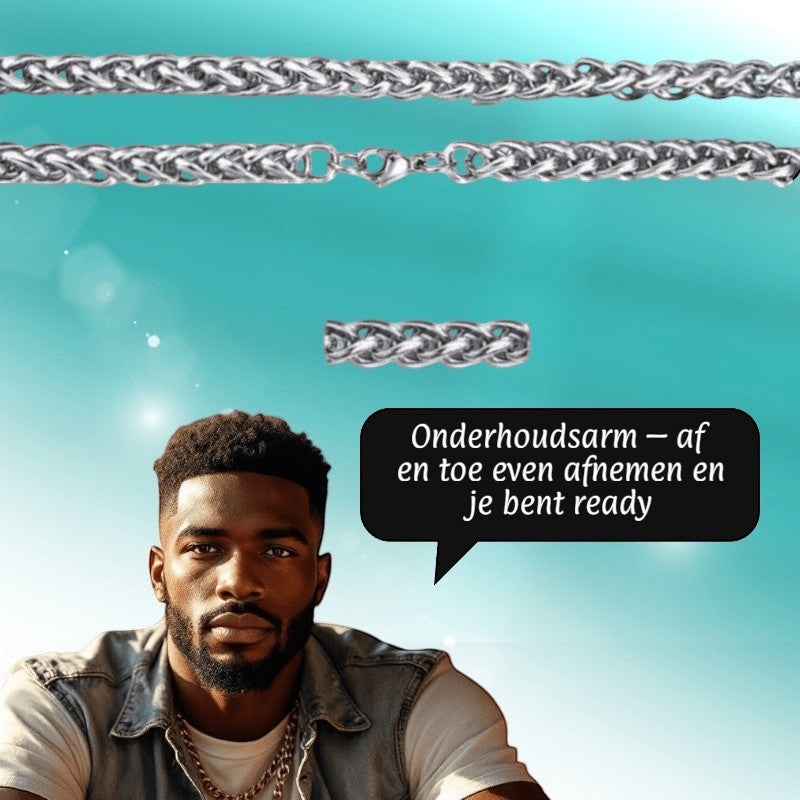 Aramat Jewels zilverkleurige RVS vossenstaart ketting van 75 cm lang en 8 mm breed, gedragen door een model.