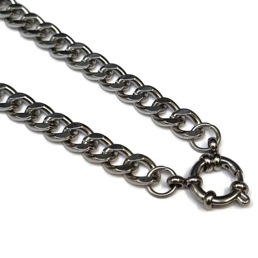Aramat Jewels silver-tone stainless steel 7mm gourmet link charm necklace with a circular clasp.