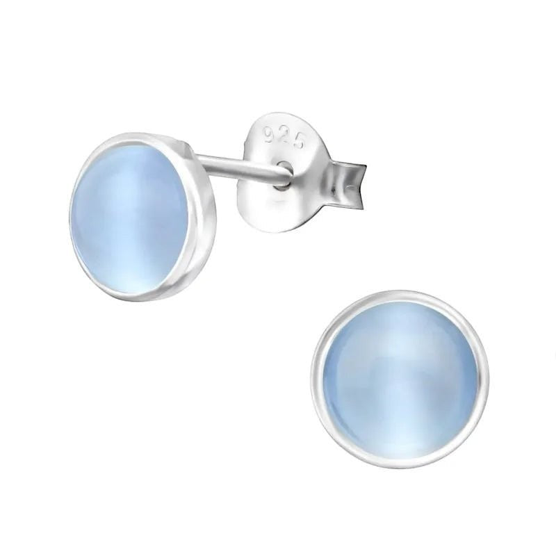 Aramat Jewels zilveren oorstekers met ronde 6mm lichtblauwe kattenoogsteen, nikkelvrij.