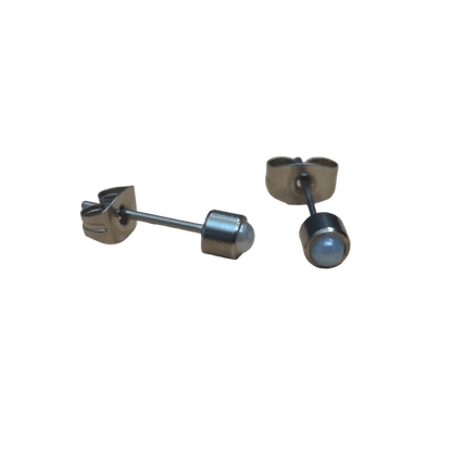 Een paar roestvrijstalen schroeven