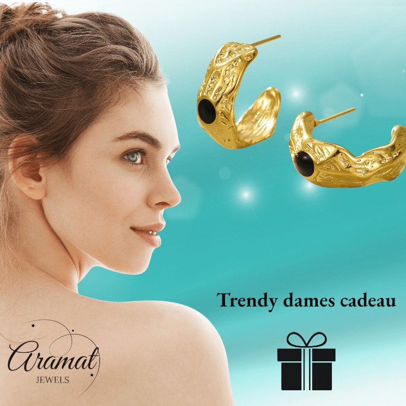 Goudkleurige Halve Oorringen Emaille Cirkel 25x10mm - Aramat Jewels - RVS Sieraden - Oorbellen - cadeautip