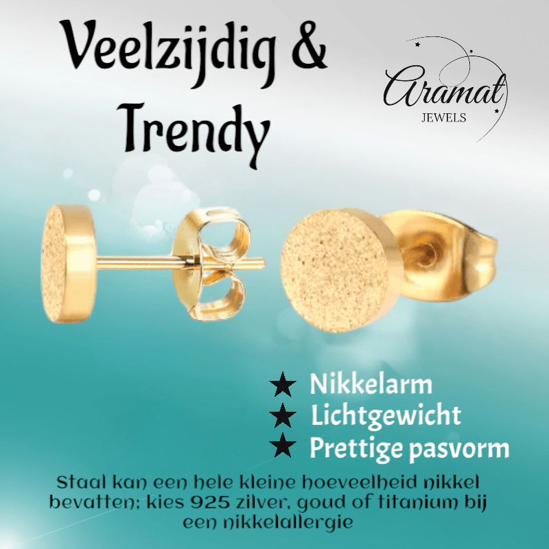 Goudkleurige matte oorstekers 8 mm - Aramat Jewels - Oorbellen - cadeautip