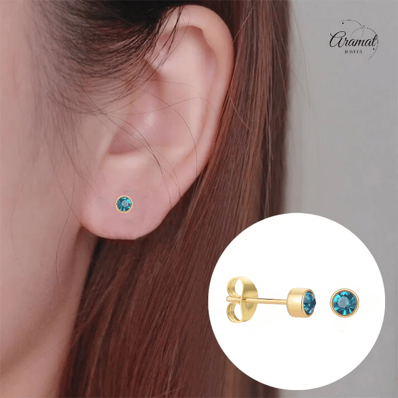 Goudkleurige Oorstekers 4mm - Zeeblauw Kristal - oor4603 - Oorbellen kopen# - 4mm - alles - cadeau