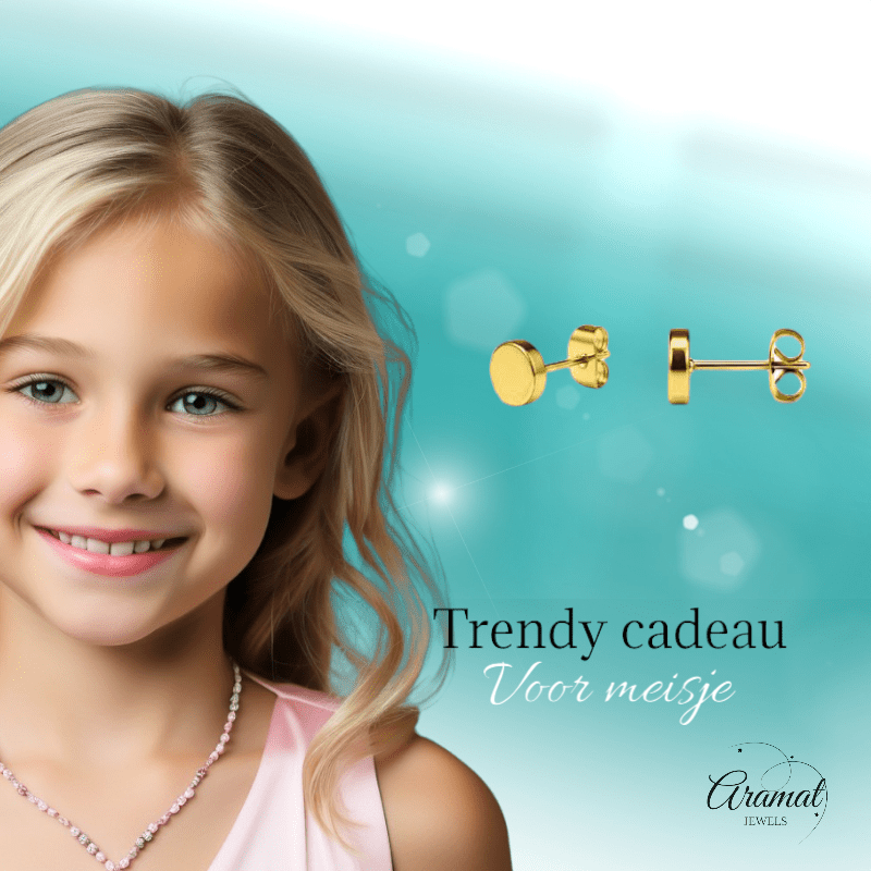 Goudkleurige Ronde Oorstekers RVS 4mm - Aramat Jewels - Oorbellen - cadeautip