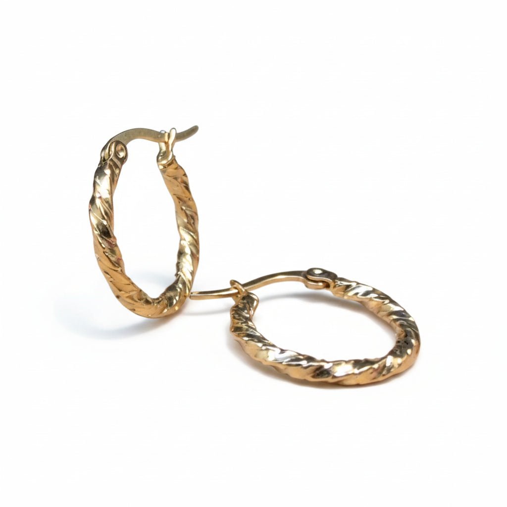 Goudkleurige RVS Oorringen met Gevlochten Design - 20 mm - Aramat Jewels - Oorringen - cadeautip