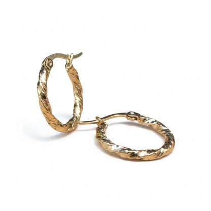 Goudkleurige RVS Oorringen met Gevlochten Design - 20 mm - Aramat Jewels - Oorringen - cadeautip