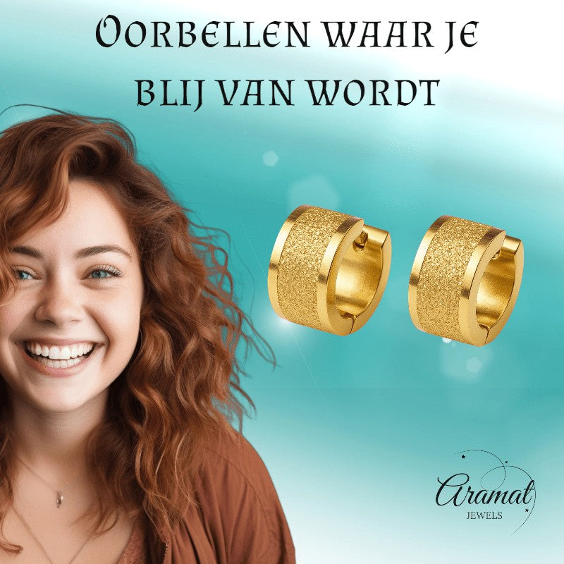 Goudkleurige RVS oorringetjes met sandblasted streep - oor5853 - Oorringen kopen# - 13mm - 7mm - alles