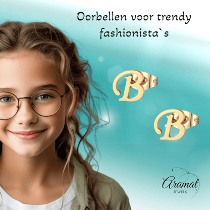Goudkleurige RVS oorstekers Letter B - Aramat Jewels - Oorbellen - cadeautip