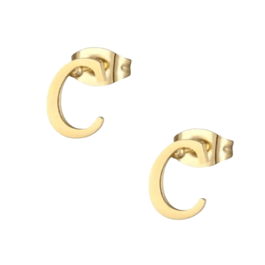 Goudkleurige RVS oorstekers Letter C - Aramat Jewels - Oorbellen - cadeautip