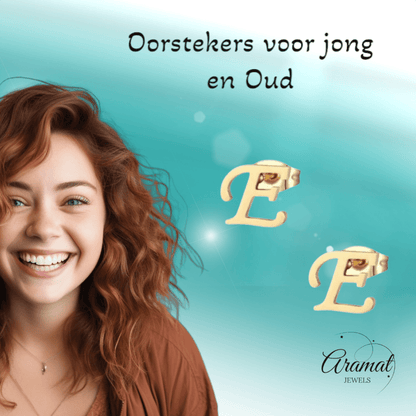 Goudkleurige RVS oorstekers Letter E - Aramat Jewels - Oorbellen - cadeautip
