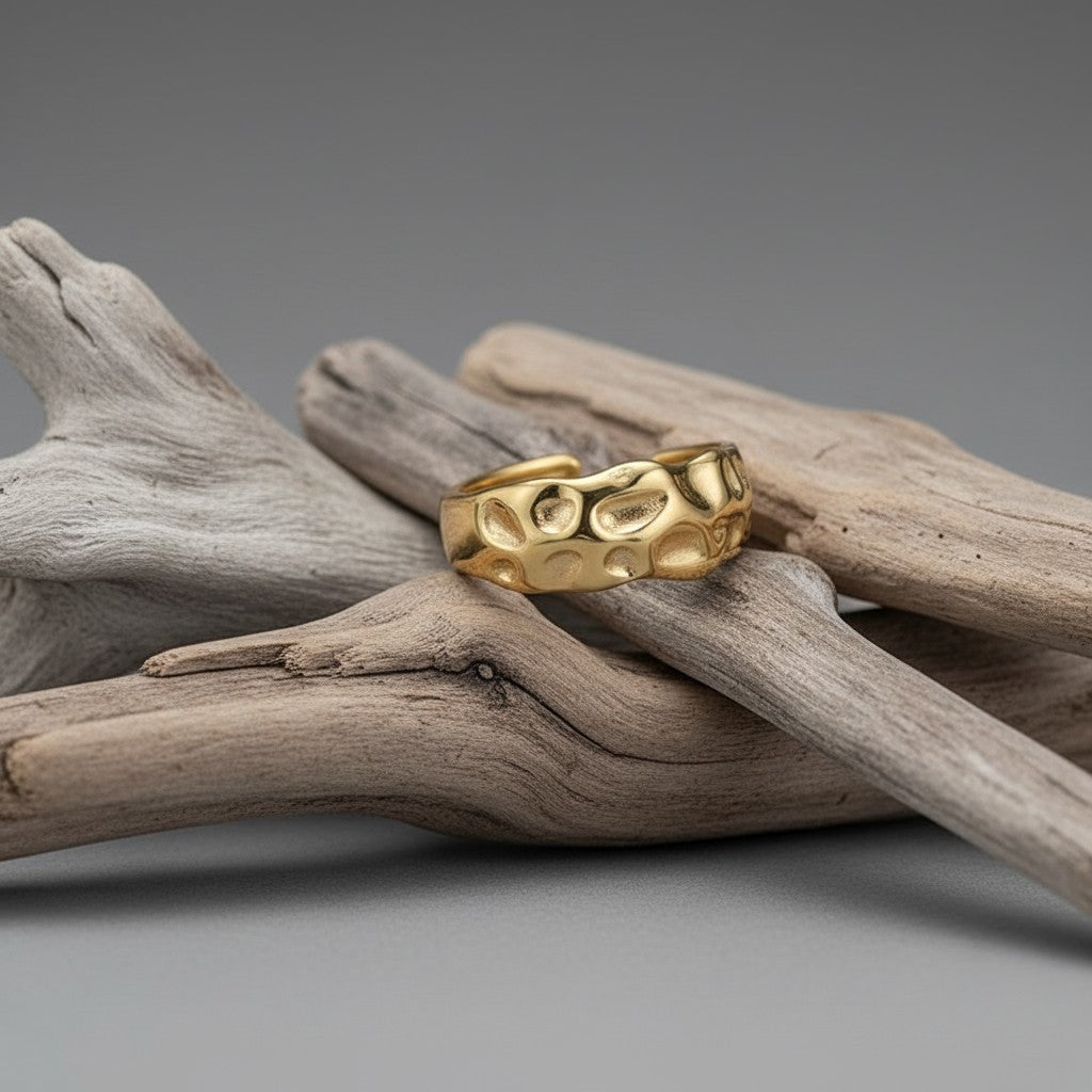 Goudkleurige Verstelbare Dames Ring deukjes - motief - Stainless Steel - Aramat Jewels - Ringen - cadeautip