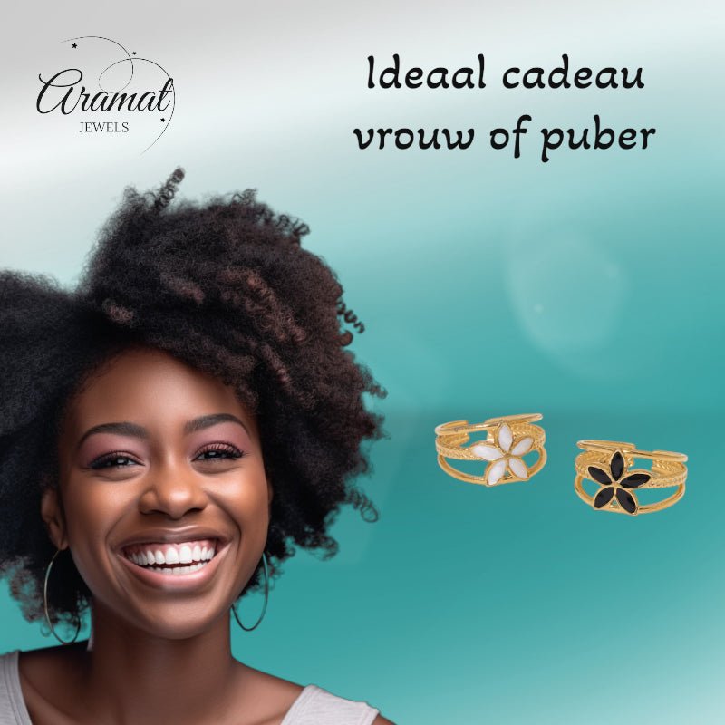Goudkleurige Verstelbare Ring met Emaille Bloem - Triple Design (12 mm) - Aramat Jewels - Ringen - cadeautip