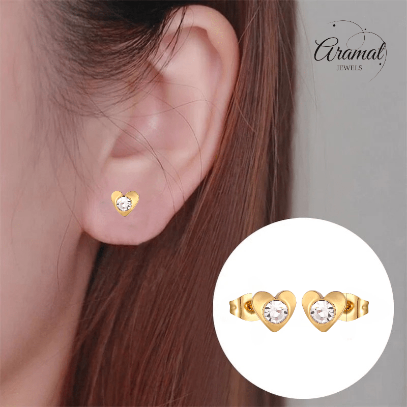Hartjes oorstekers goudkleur – transparant kristal 8mm - Aramat Jewels - Oorbellen - cadeautip