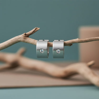 Kleine RVS Oorringen met Zirkonia Accent Zilverkleur 13mm - Aramat Jewels - Oorringen - cadeautip