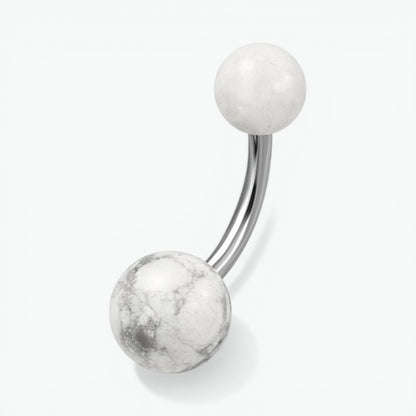 Piercing au nombril en acier et marbre blanc