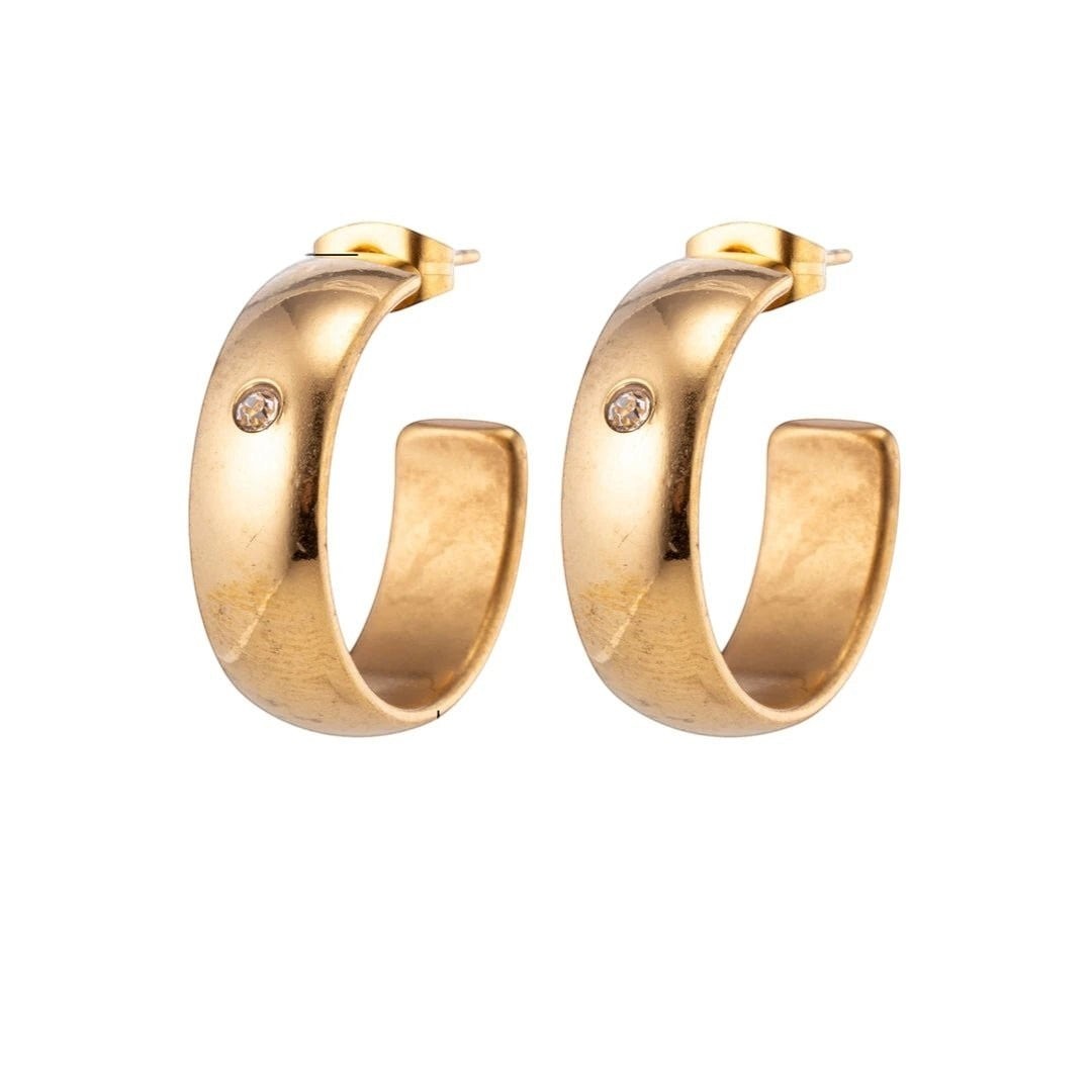 Oorbellen – 23mm Hoepel Creool Zirkonia Accent RVS Goudkleur Unisex - Aramat Jewels - Oorringen - cadeautip