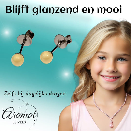 Oorbellen – Witte Bolletjes Metaal (4mm) - Aramat Jewels - Oorbellen - cadeautip