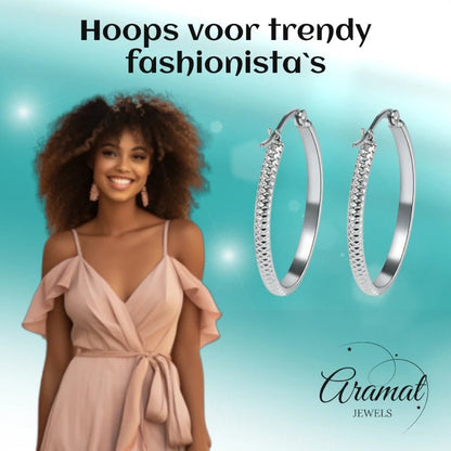 Oorringen – 30mm Creool Puntjes Patroon RVS Zilverkleur Dames - Aramat Jewels - Oorringen - cadeautip
