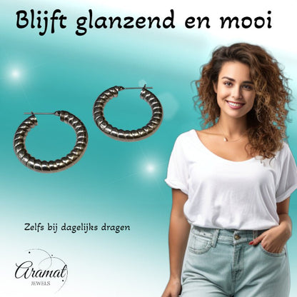 Oorringen – Staal Hol Streep Motief Zilverkleurig (30mm) - Aramat Jewels - Oorringen - cadeautip