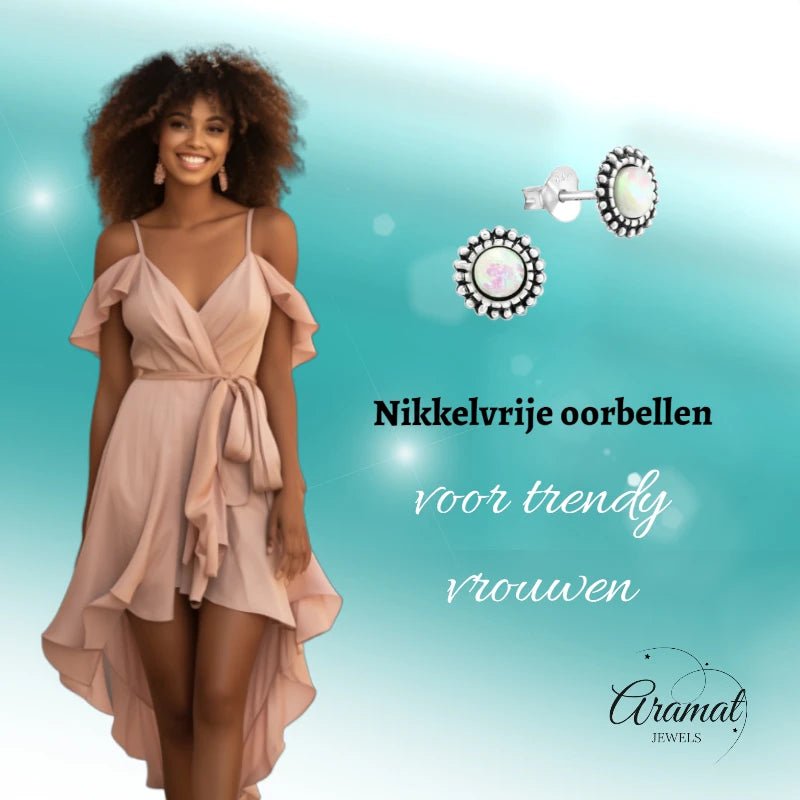 Oorstekers – Sterling Zilver Bali Etnisch Wit Opaal 8mm Geoxideerd - Aramat Jewels - Oorbellen - cadeautip