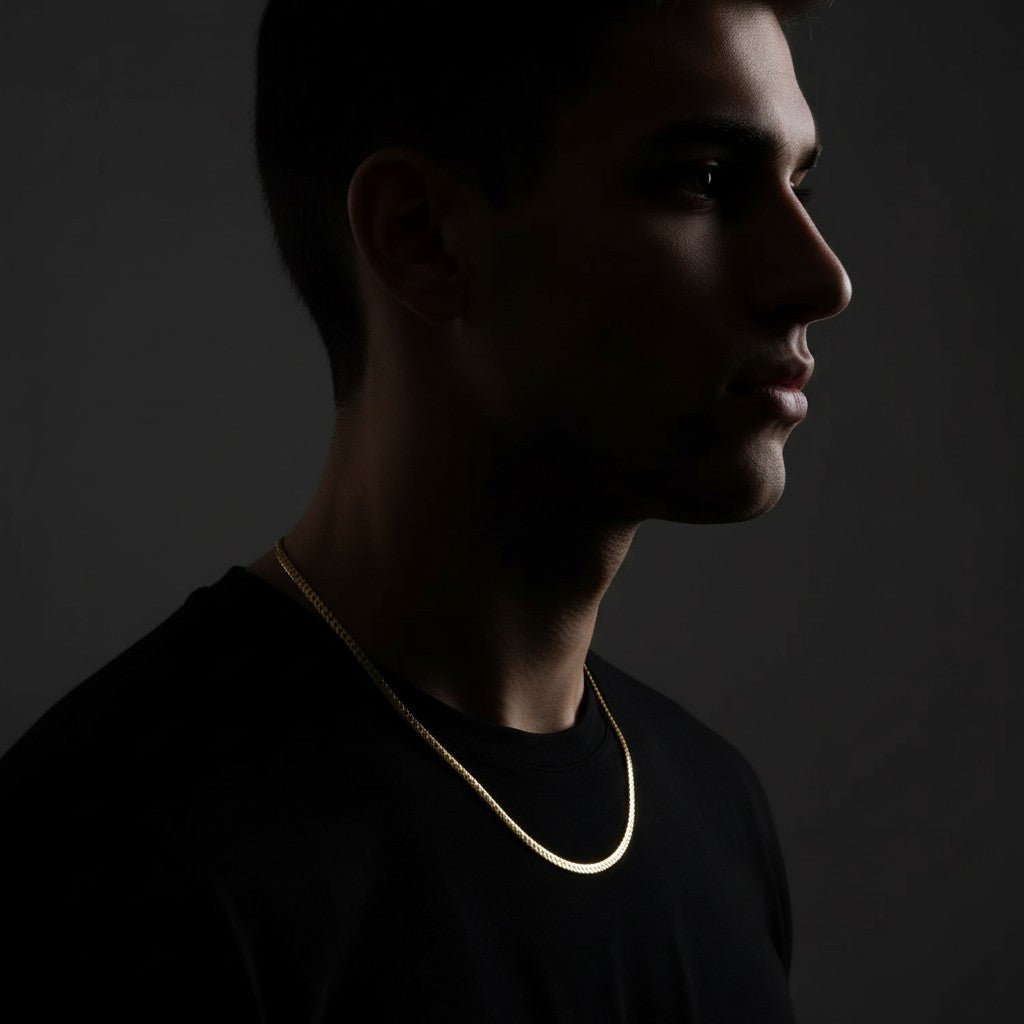 Platte Gourmet Ketting met bewerkte rand 3mm Goudkleurig Staal - Aramat Jewels - Halskettingen - cadeautip