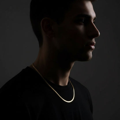 Platte Gourmet Ketting met bewerkte rand 3mm Goudkleurig Staal - Aramat Jewels - Halskettingen - cadeautip