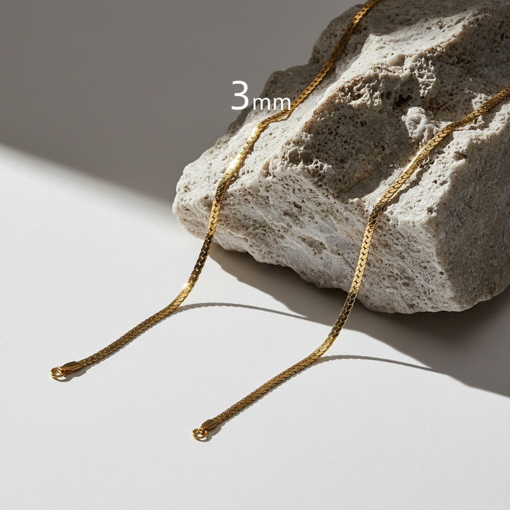 Platte Gourmet Ketting met bewerkte rand 3mm Goudkleurig Staal - Aramat Jewels - Halskettingen - cadeautip